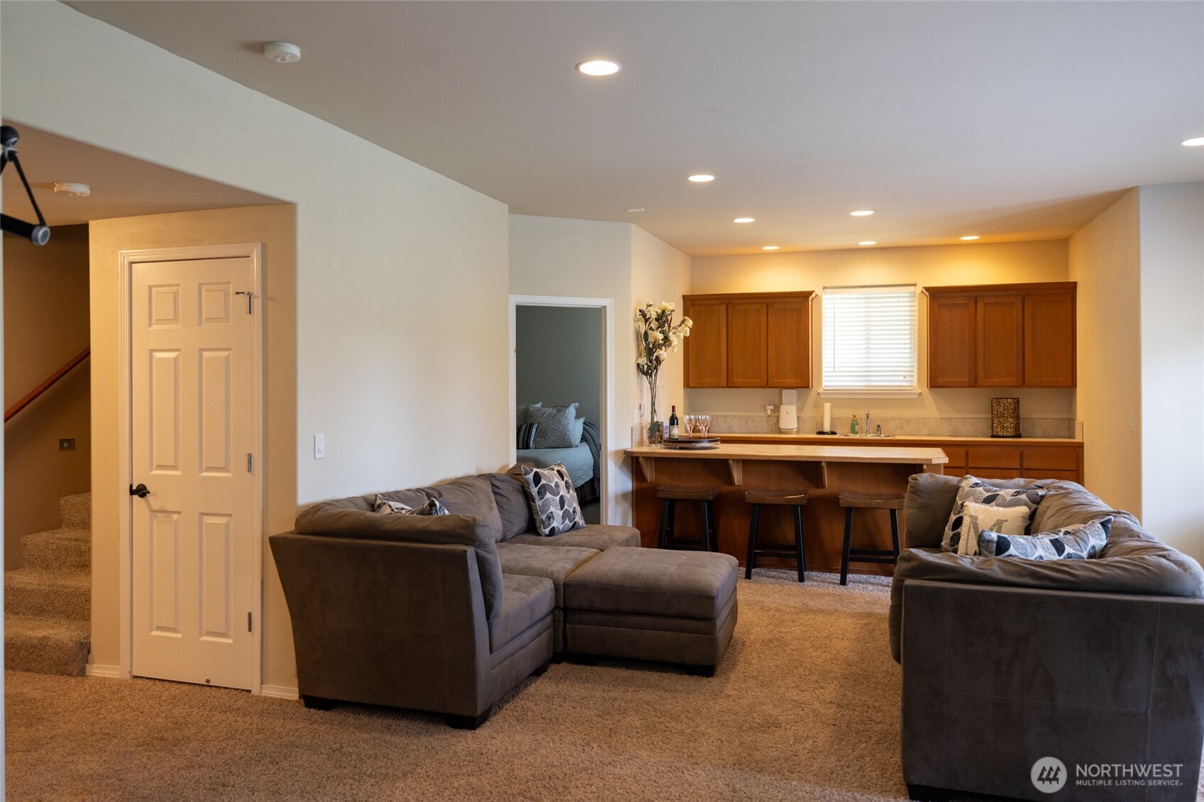 1895 Southeast Maple Drive Chehalis, WA 98532 - Photo 25 of 35 a living room with furniture and a window
