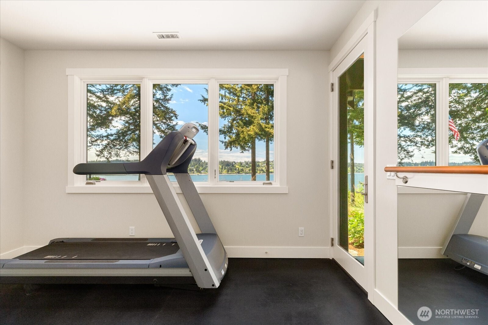 5320 East Harbor Road Freeland, WA 98249 - Photo 14 of 39 Gallery Image 14