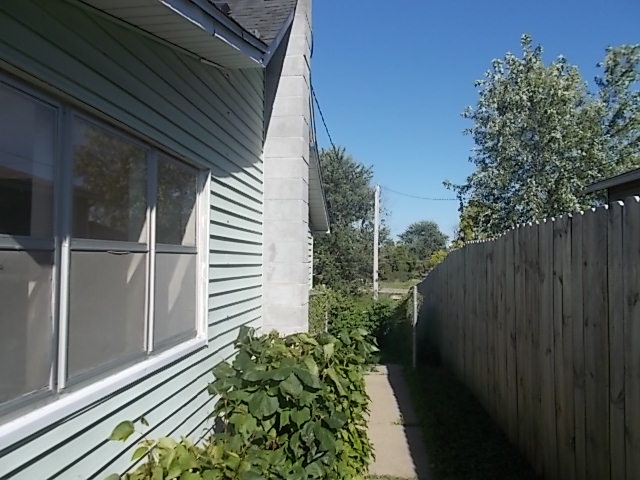 2605 Cleveland Street Clinton, IA 52732 - Photo 4 of 10 Gallery Image 4