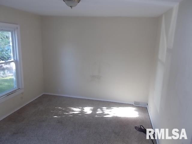 2605 Cleveland Street Clinton, IA 52732 - Photo 7 of 10 Gallery Image 7