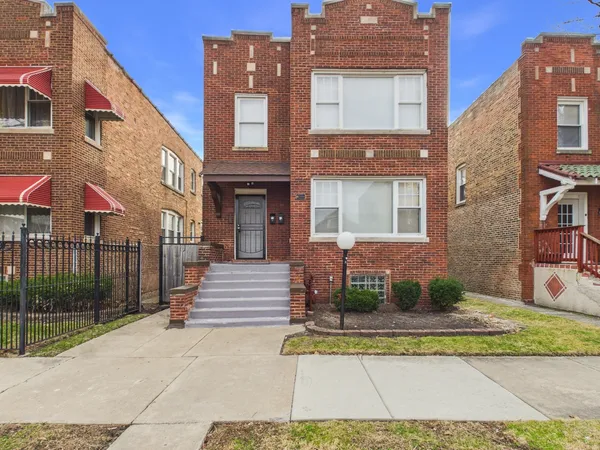 $1,750 | 7631 South Cornell Avenue, Unit 1, Chicago, IL 60649