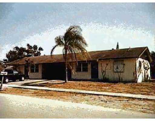 581-83 Alto Road Boynton Beach, FL 33435 - Photo 1 of 1 Primary Photo
