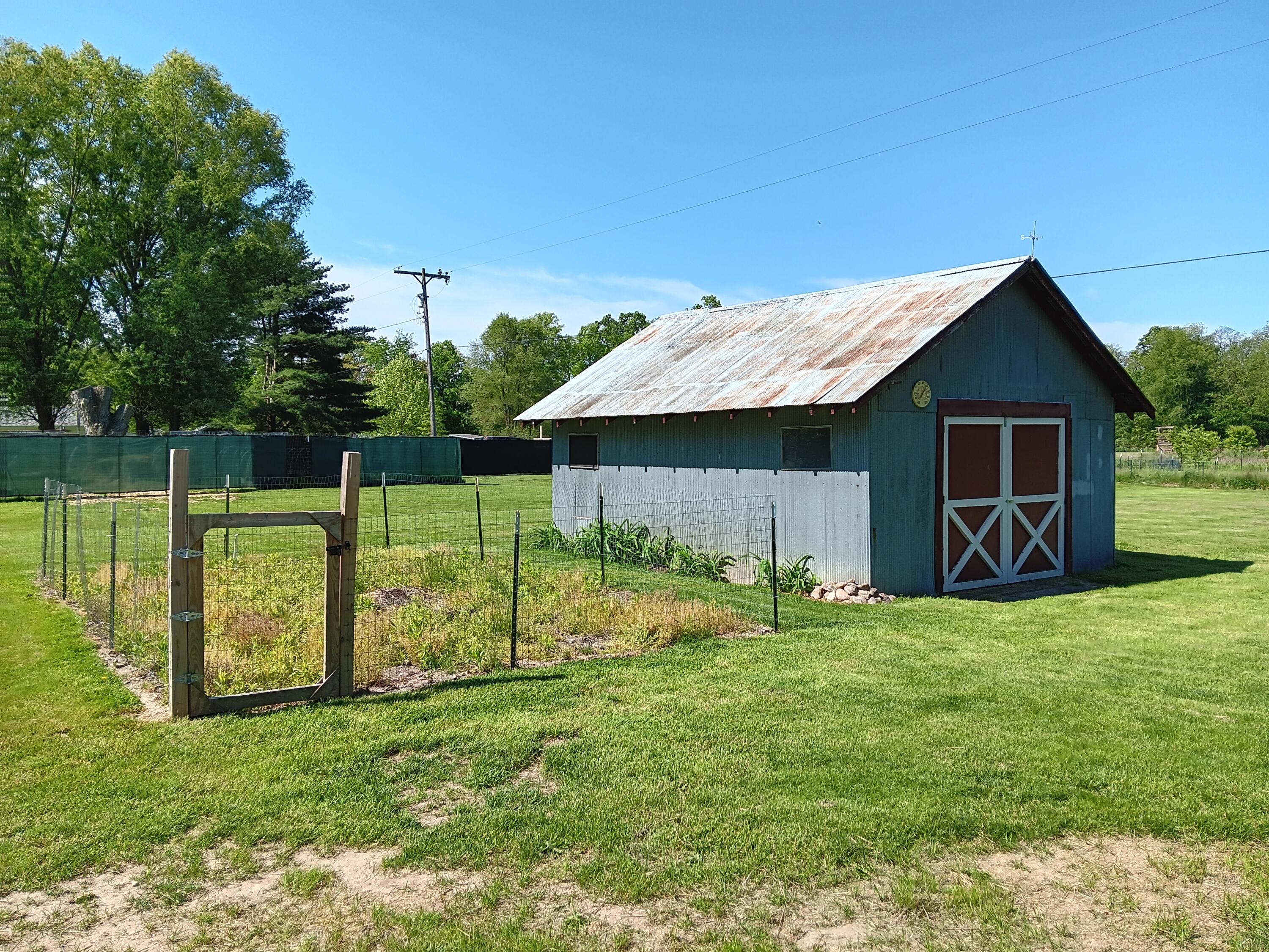 23583 Struwin Road Battle Creek, MI 49017 - Photo 3 of 31 20230525_105307