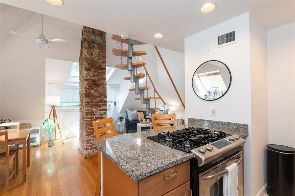83 Pleasant Street, Unit 7 Marblehead, MA 01945 - Photo 2 of 42