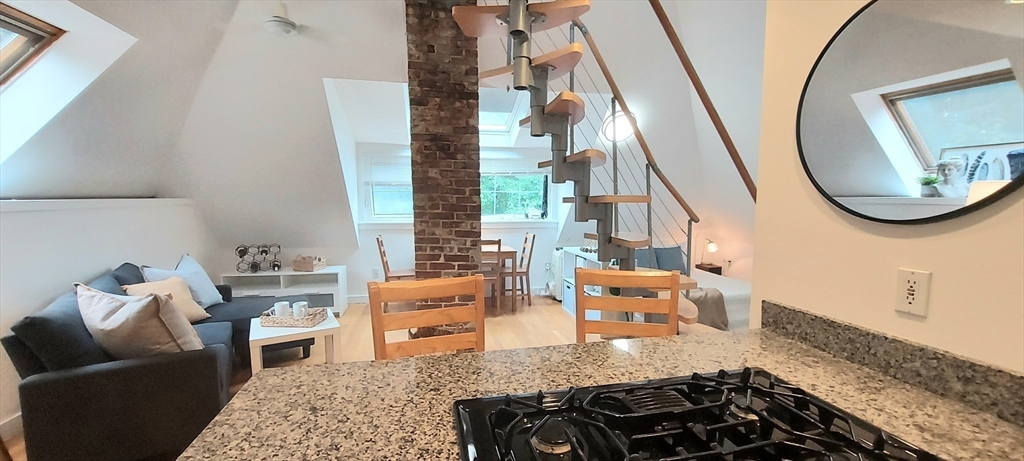 83 Pleasant Street, Unit 7 Marblehead, MA 01945 - Photo 34 of 42