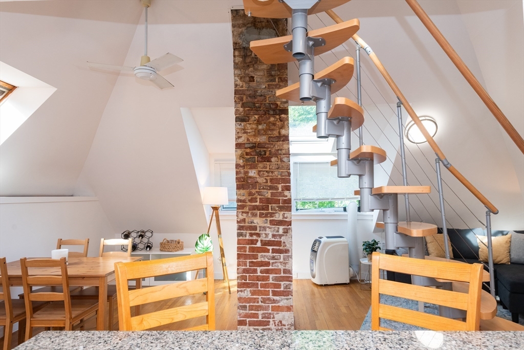 83 Pleasant Street, Unit 7 Marblehead, MA 01945 - Photo 8 of 42