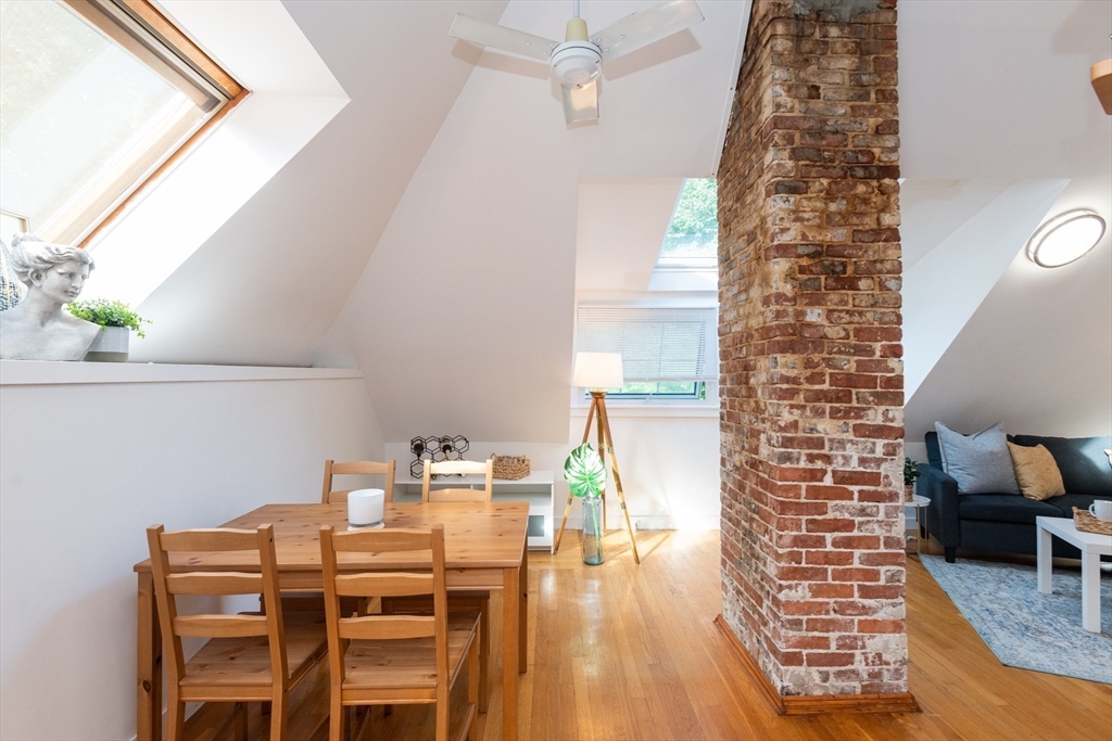 83 Pleasant Street, Unit 7 Marblehead, MA 01945 - Photo 10 of 42