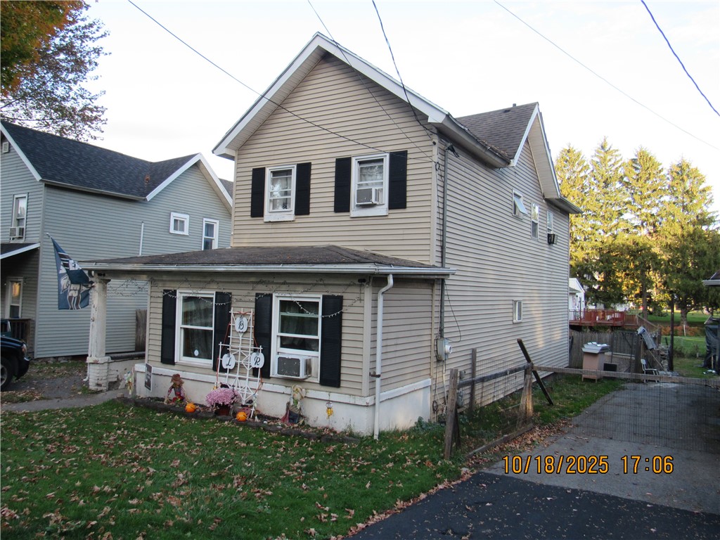 149 Geneva Street Lyons, NY 14489 - Photo 2 of 16