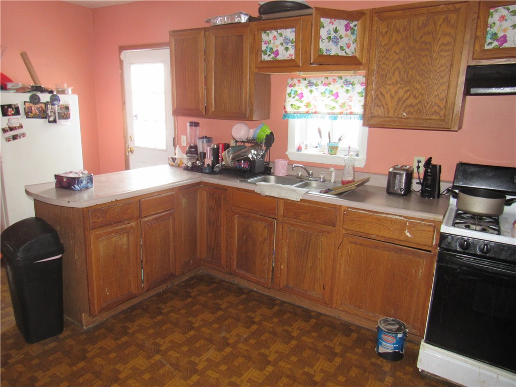 149 Geneva Street Lyons, NY 14489 - Photo 7 of 16