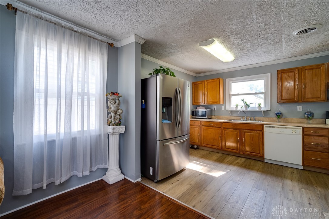 1574 Seabrook Road Dayton, OH 45432 - Photo 9 of 24 Gallery Image 9
