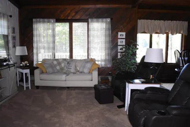 $895,000 | S108W34703 Jacks Bay Road, Mukwonago, WI 53149