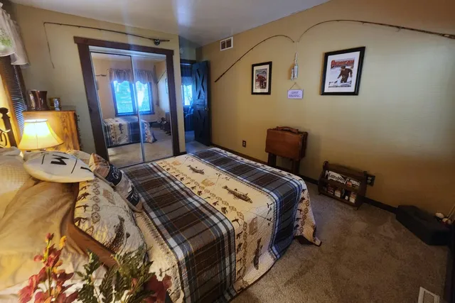 $895,000 | S108W34703 Jacks Bay Road, Mukwonago, WI 53149