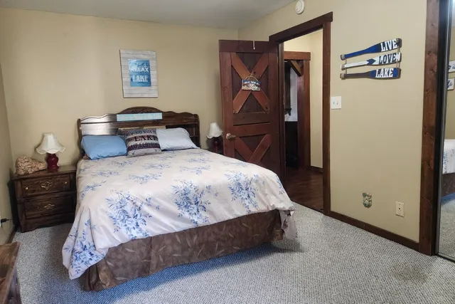 $895,000 | S108W34703 Jacks Bay Road, Mukwonago, WI 53149