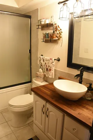 $895,000 | S108W34703 Jacks Bay Road, Mukwonago, WI 53149