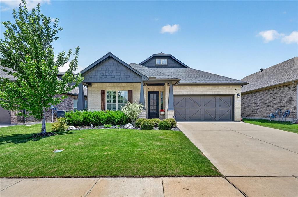 669 Harris Ridge Drive Arlington, TX 76002 - Photo 1 of 40