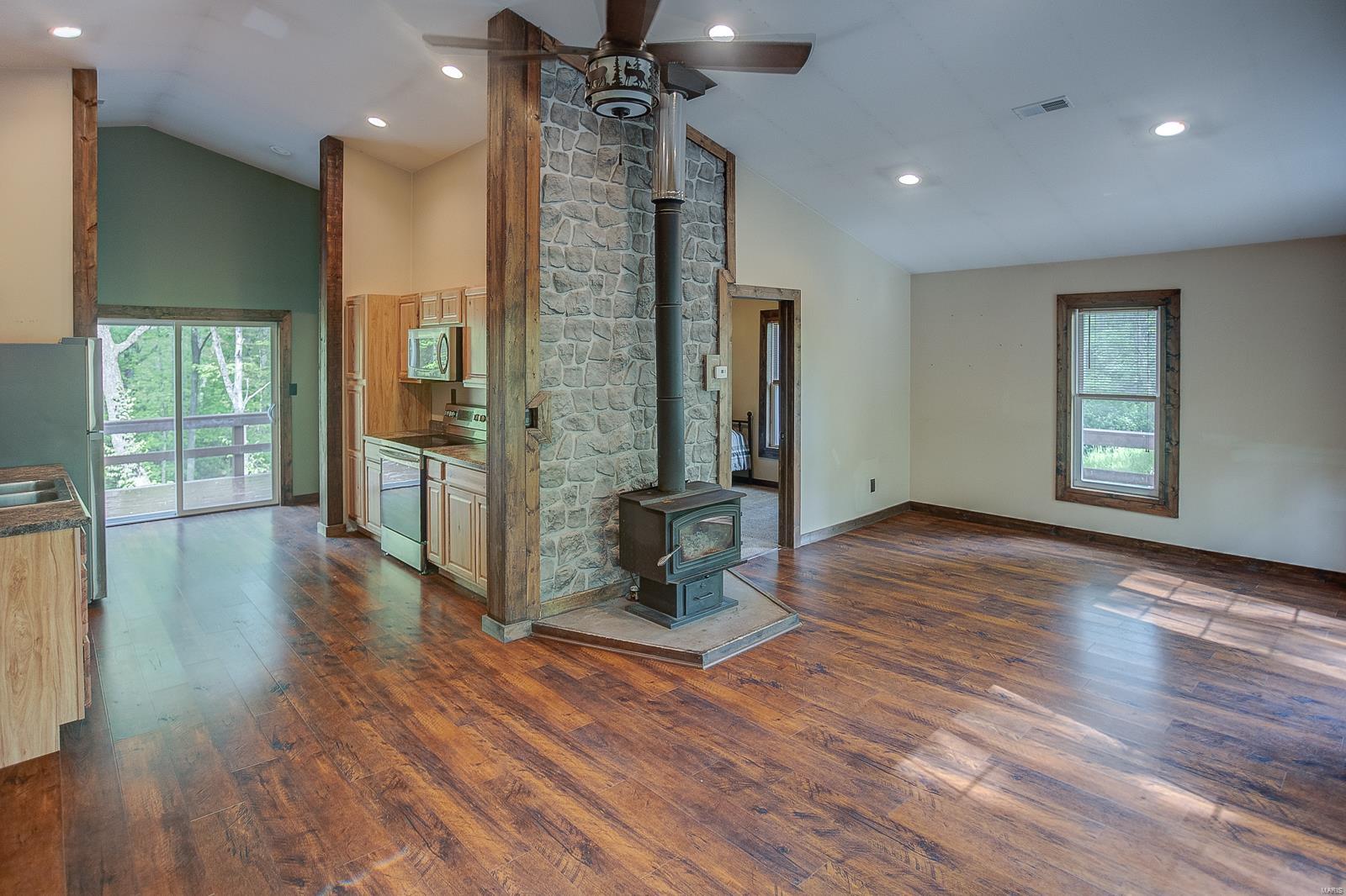 730 City Lake Road Hillsboro, IL 62049 - Photo 11 of 66 Gallery Image 11