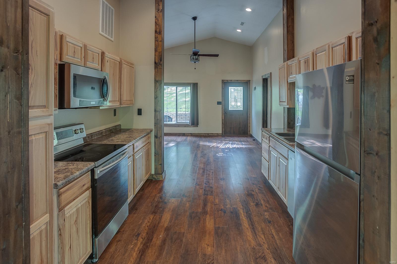 730 City Lake Road Hillsboro, IL 62049 - Photo 18 of 66 Gallery Image 18