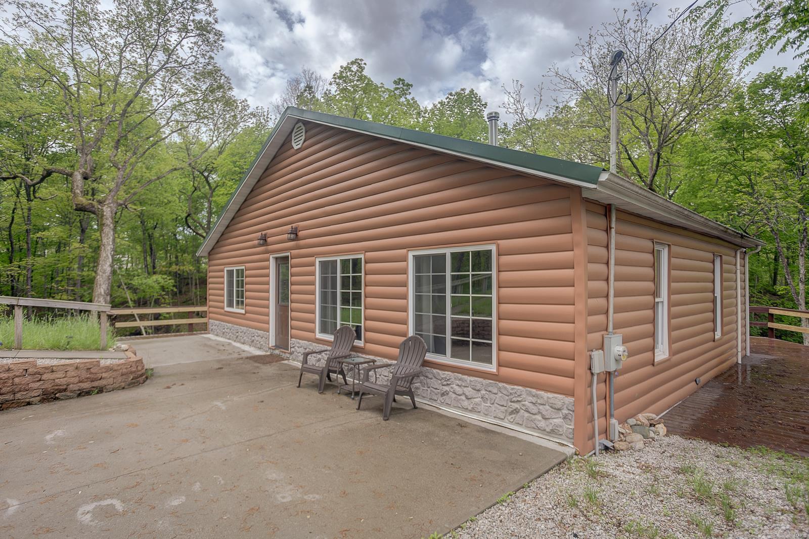 730 City Lake Road Hillsboro, IL 62049 - Photo 3 of 66 Gallery Image 3