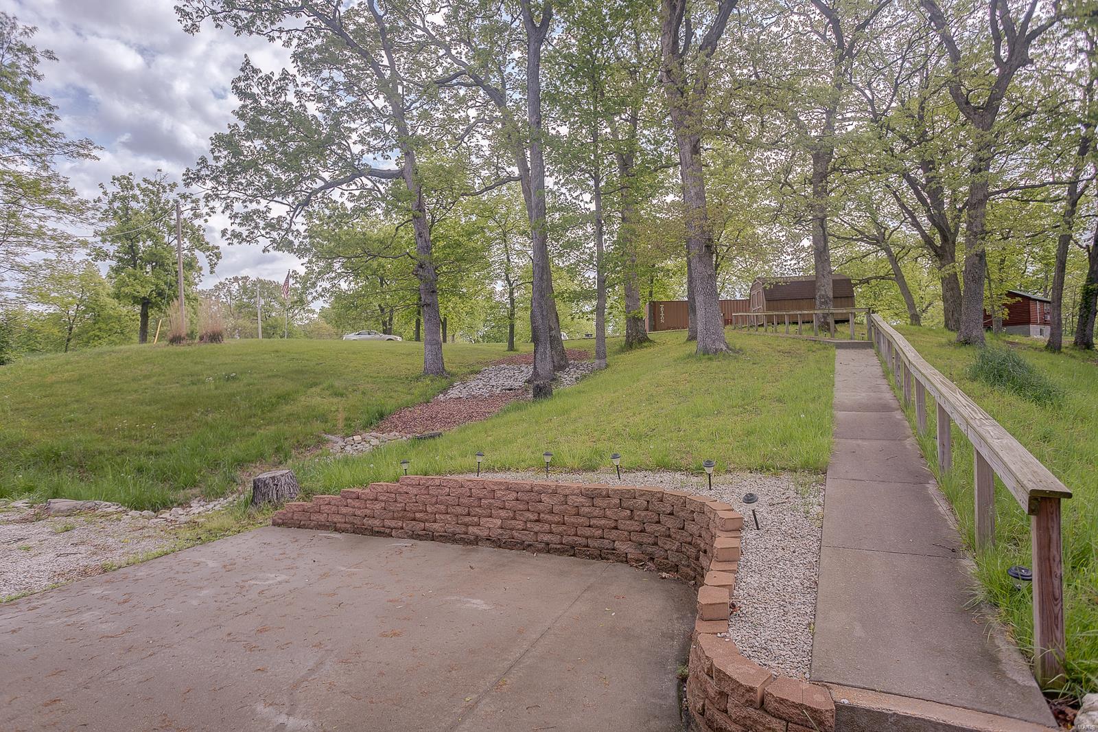 730 City Lake Road Hillsboro, IL 62049 - Photo 5 of 66 Gallery Image 5