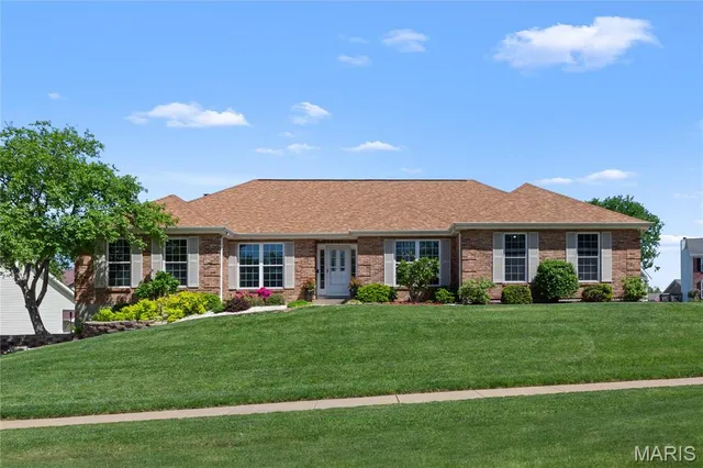$575,000 | 2840 La Brea Drive, St. Charles, MO 63303