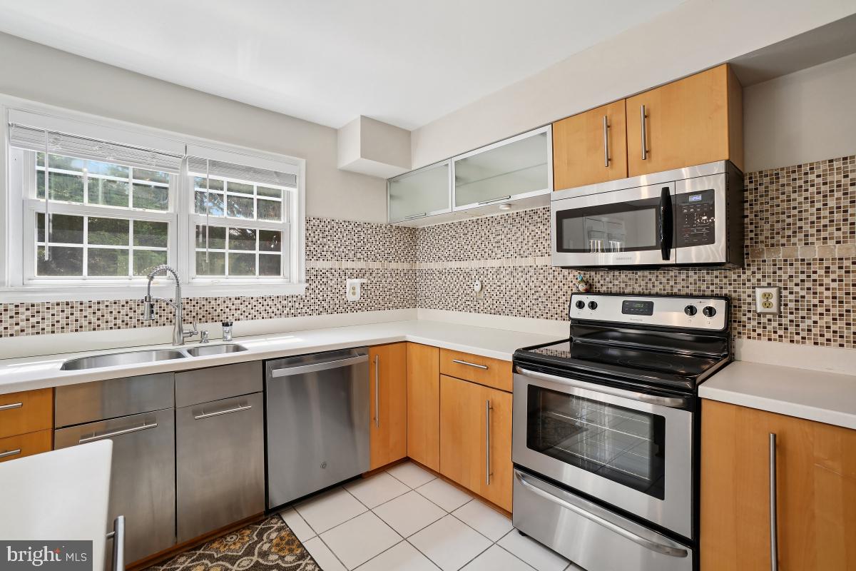 14206 Plum Run Way Silver Spring, MD 20906 - Photo 31 of 48 Kitchen