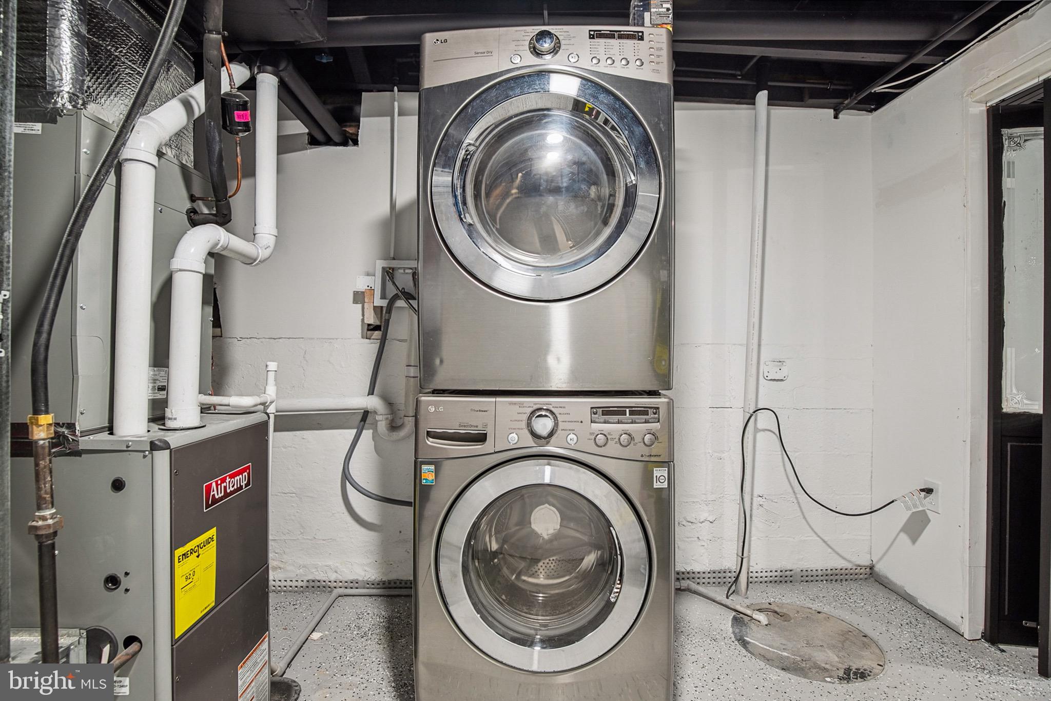 2501 North Point Road Dundalk, MD 21222 - Photo 25 of 28 a utility room with dryer and washer