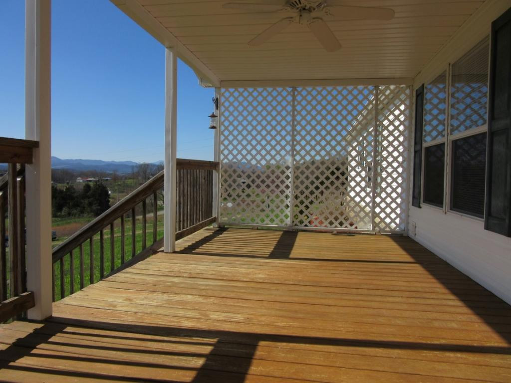 310 Sunnyside Road Greeneville, TN 37743 - Photo 23 of 23 Front porch