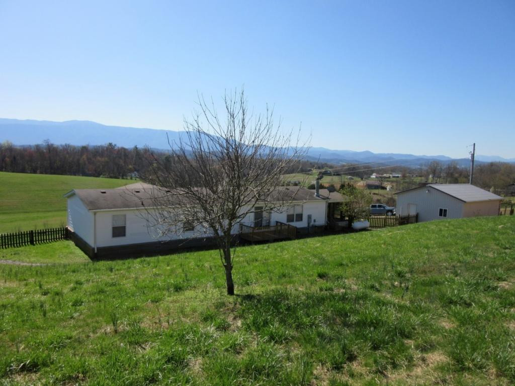 310 Sunnyside Road Greeneville, TN 37743 - Photo 3 of 23 rear