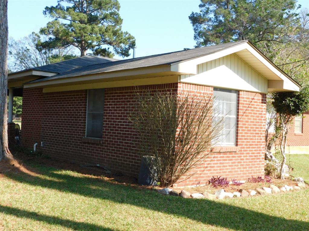 201 8th Street Southeast Springhill, LA 71075 - Photo 12 of 37