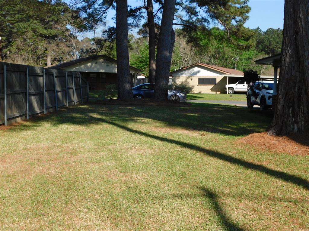 201 8th Street Southeast Springhill, LA 71075 - Photo 13 of 37