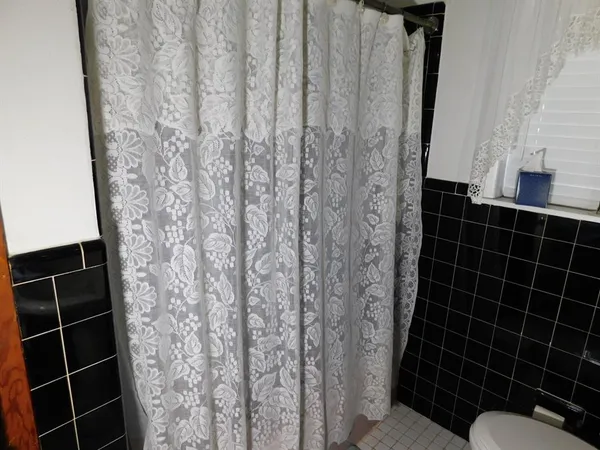 $129,900 | 201 8th Street Southeast, Springhill, LA 71075