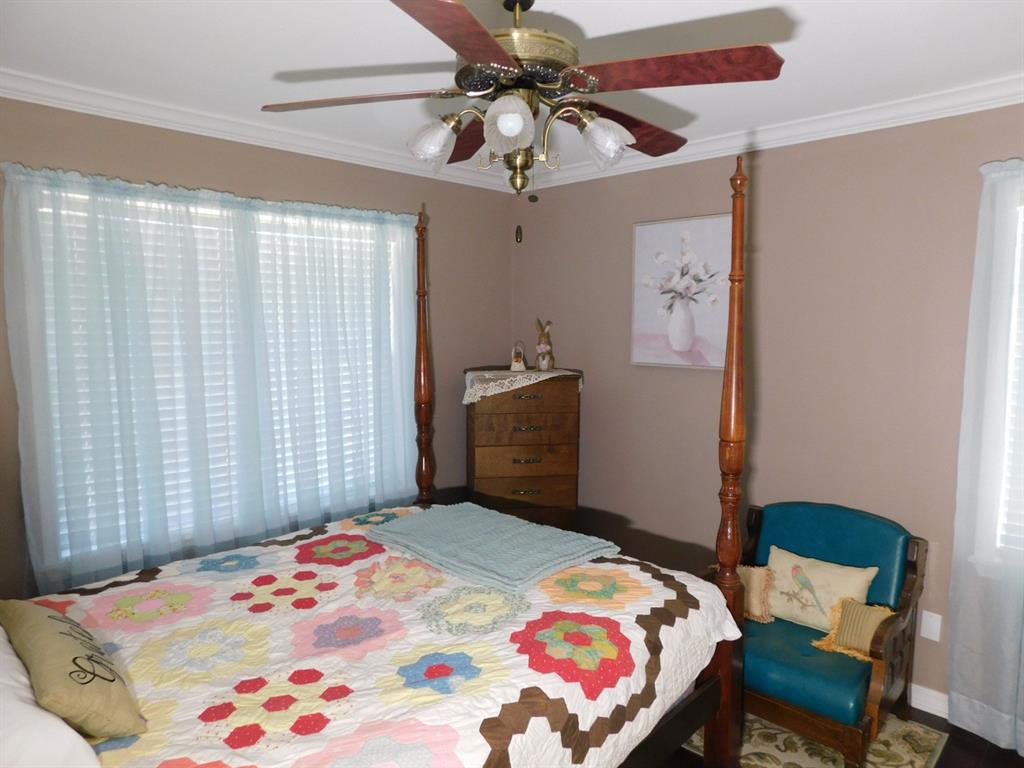 201 8th Street Southeast Springhill, LA 71075 - Photo 23 of 37