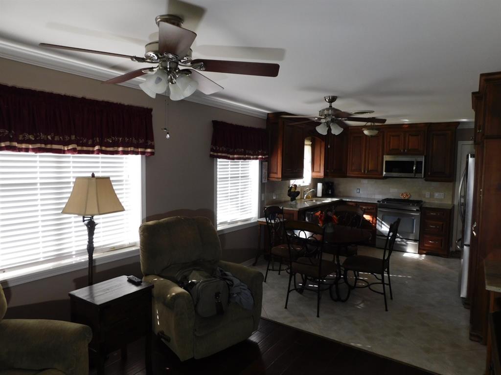 201 8th Street Southeast Springhill, LA 71075 - Photo 27 of 37