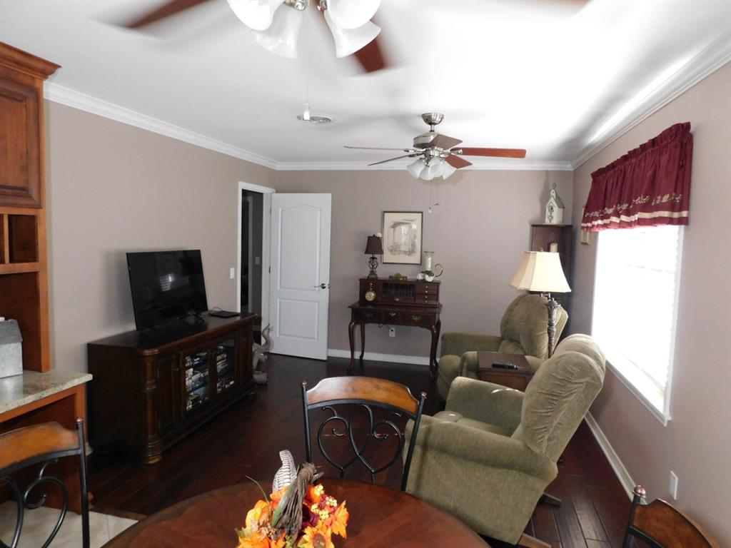 201 8th Street Southeast Springhill, LA 71075 - Photo 28 of 37