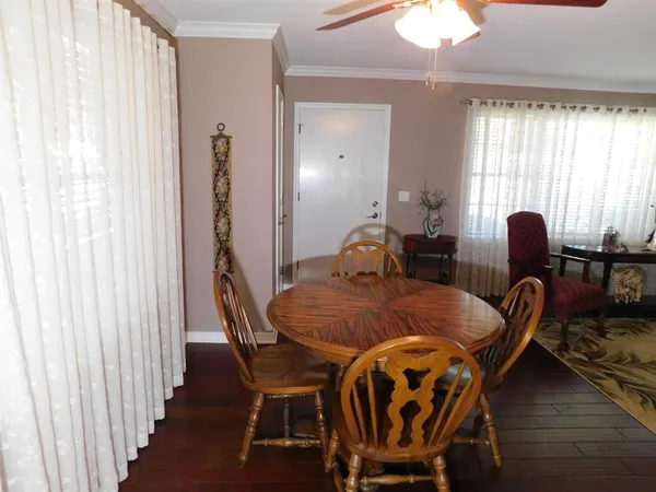 $129,900 | 201 8th Street Southeast, Springhill, LA 71075