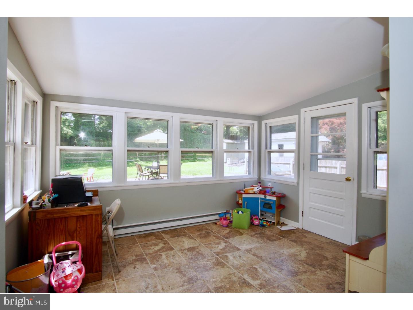 606 County Line Road Telford, PA 18969 - Photo 22 of 25 Sun Room