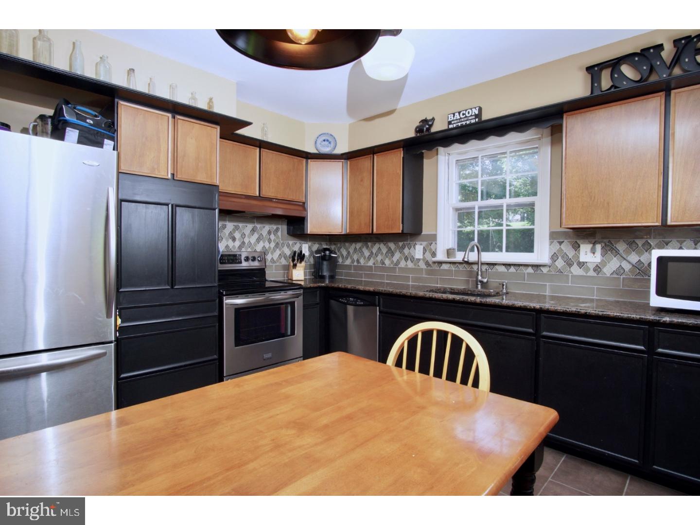 606 County Line Road Telford, PA 18969 - Photo 10 of 25 Kitchen