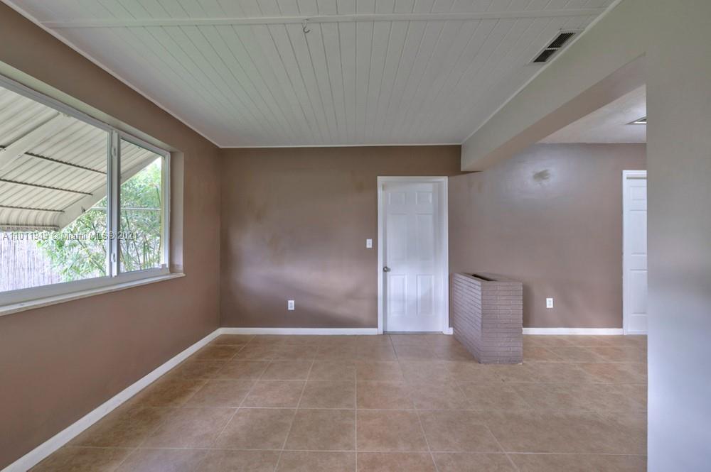 501 West Sample Road Deerfield Beach, FL 33064 - Photo 16 of 37