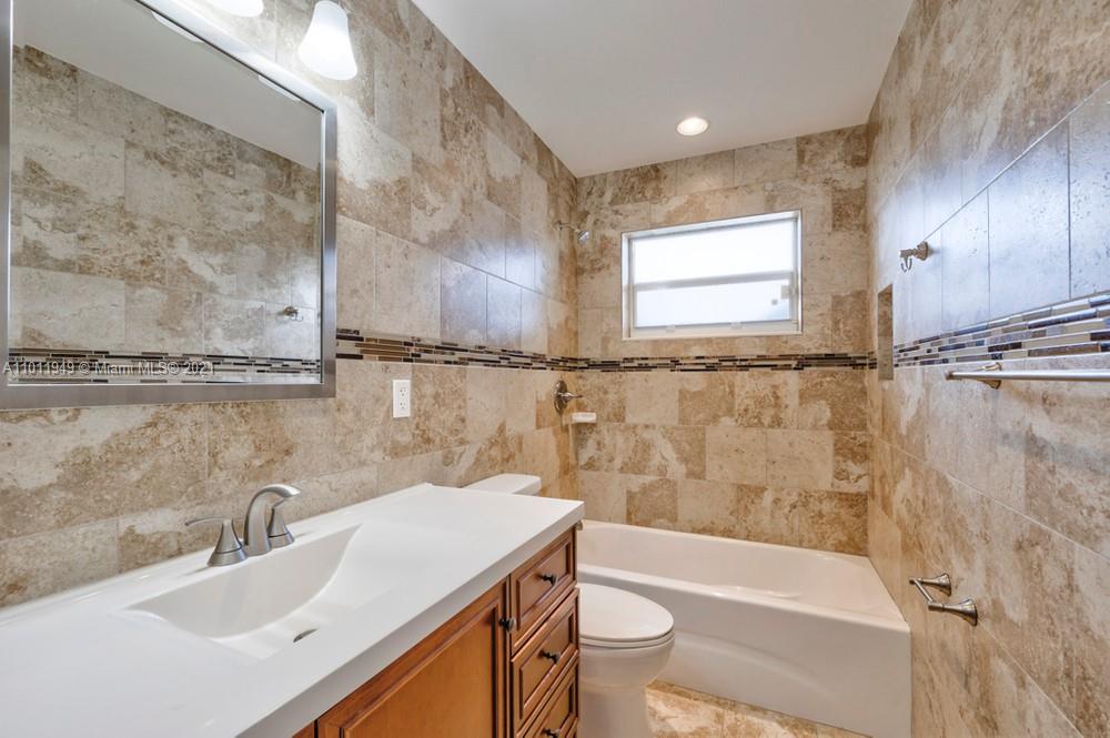 501 West Sample Road Deerfield Beach, FL 33064 - Photo 18 of 37