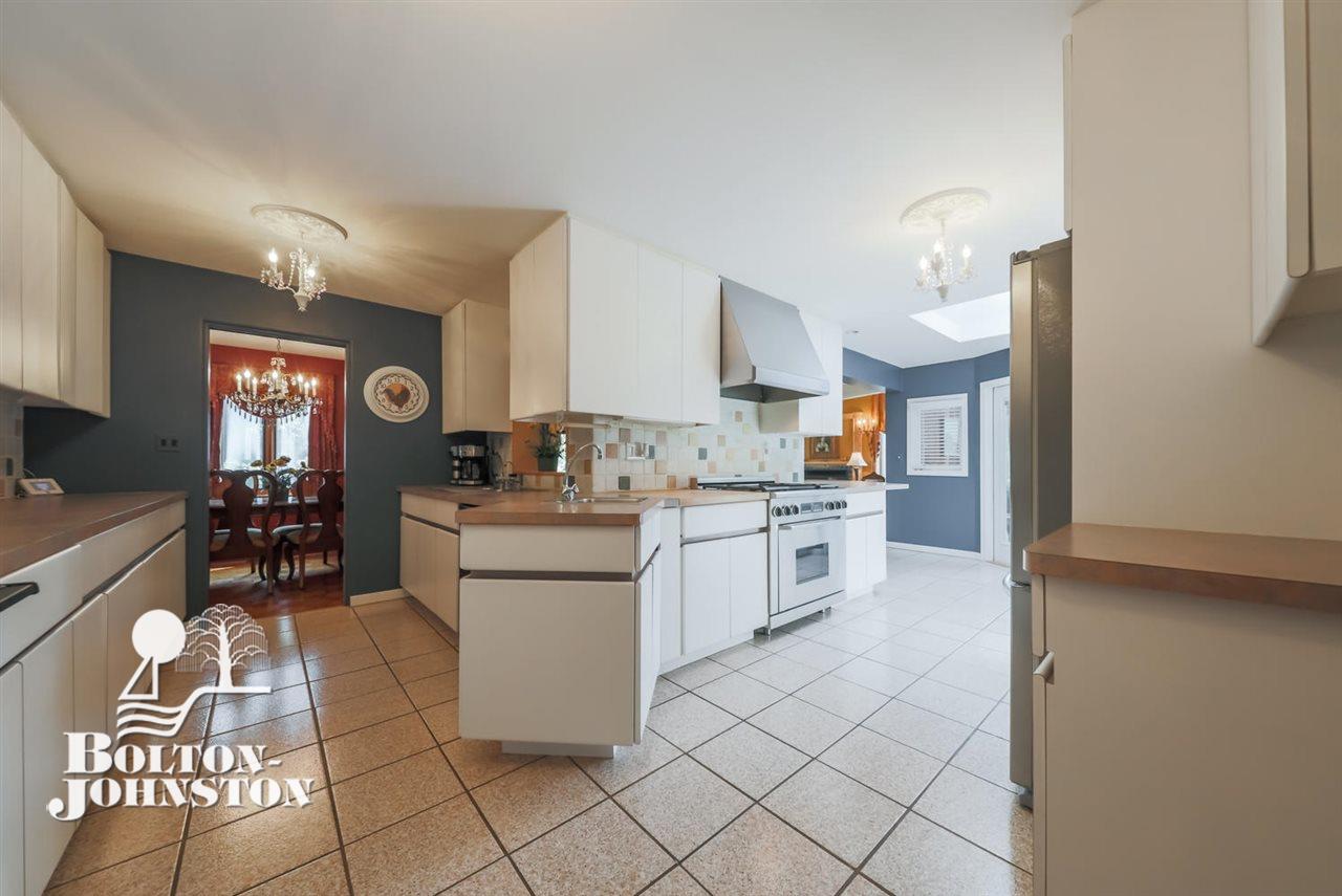 1067 Devonshire Road Grosse Pointe, MI 48230 - Photo 19 of 58 31390986-18.JPG