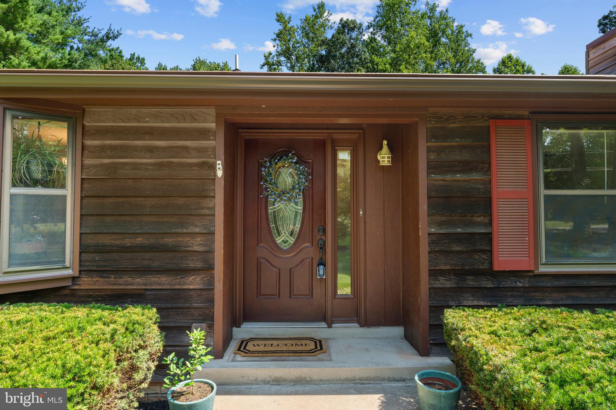 9600 Ritter Road Nokesville, VA 20181 - Photo 11 of 68 Front entrance greets you
