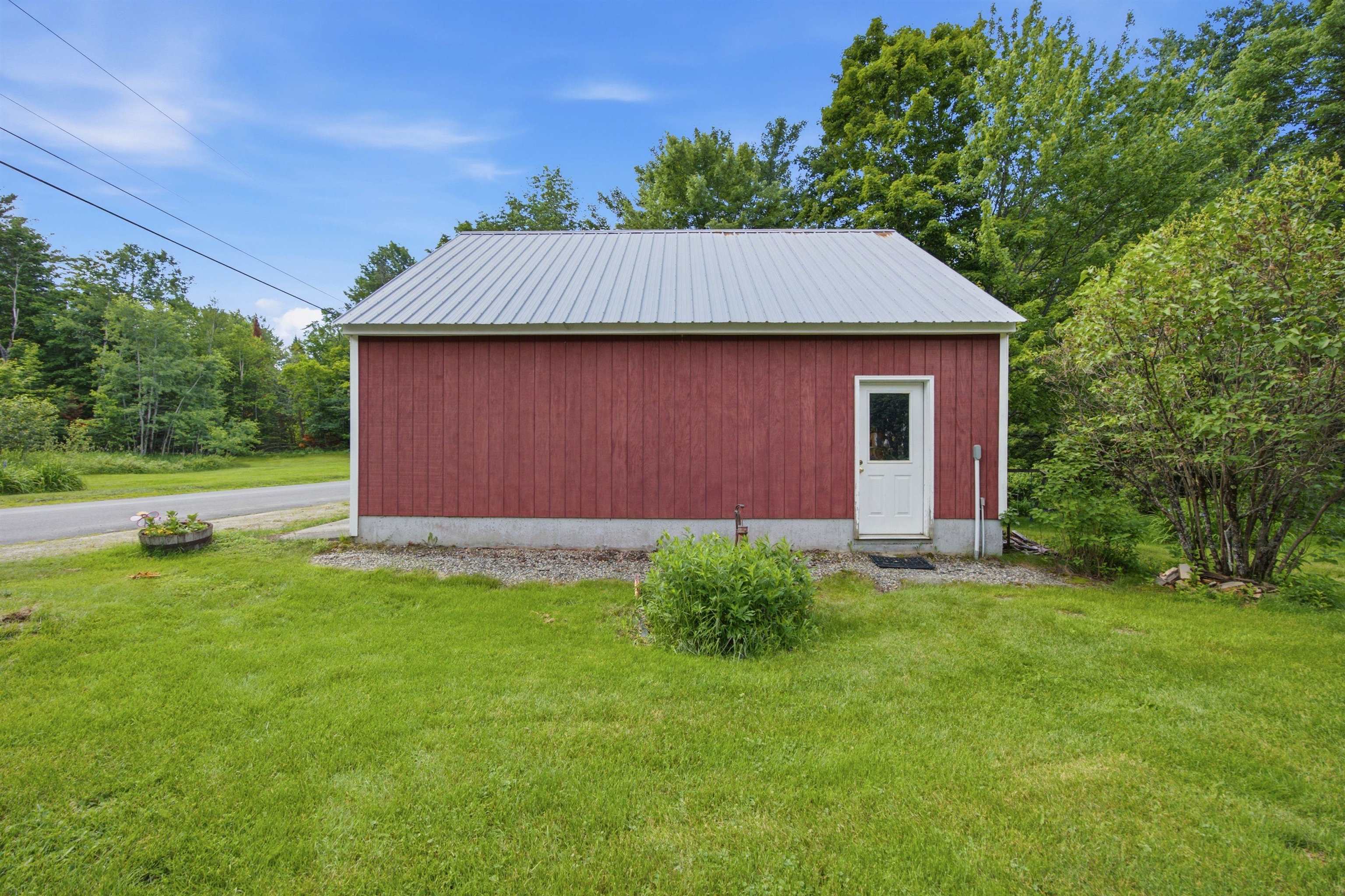 557 Old E Road Whitefield, NH 03598 - Photo 9 of 59