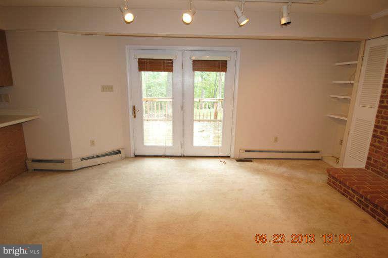 1632 Chestnut Grove Road Winchester, VA 22603 - Photo 11 of 20 Family Room