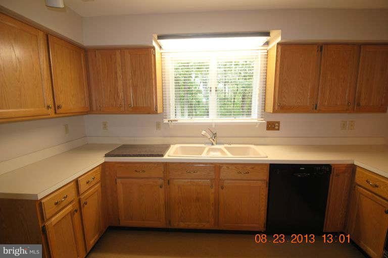 1632 Chestnut Grove Road Winchester, VA 22603 - Photo 7 of 20 Kitchen