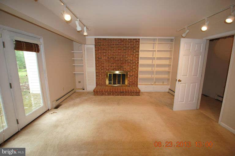 1632 Chestnut Grove Road Winchester, VA 22603 - Photo 10 of 20 Family Room