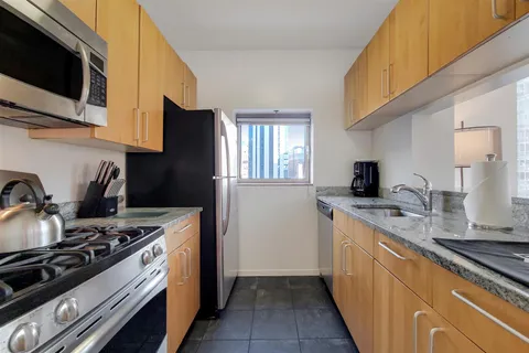 777 6th Avenue, Unit 10C | Chelsea