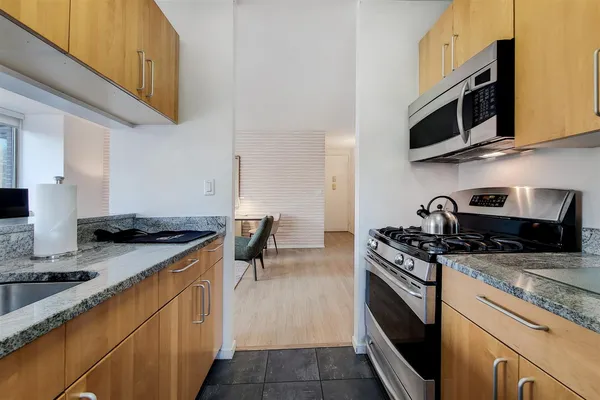 777 6th Avenue, Unit 10C | Chelsea