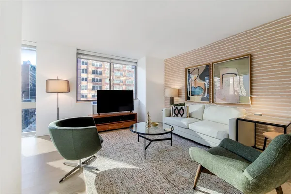 777 6th Avenue, Unit 10C | Chelsea