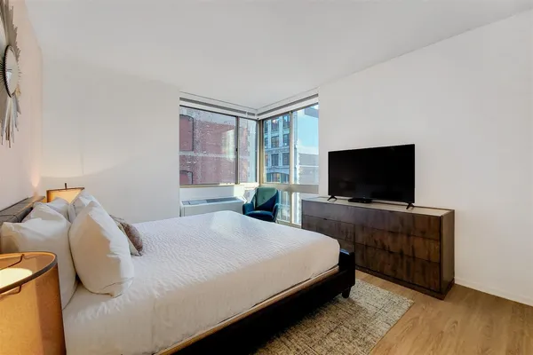 777 6th Avenue, Unit 10C | Chelsea