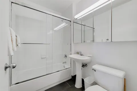 777 6th Avenue, Unit 10C | Chelsea